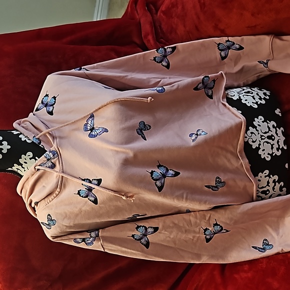 No Boundaries pink Cropped butterfly hoodie - Picture 2 of 7